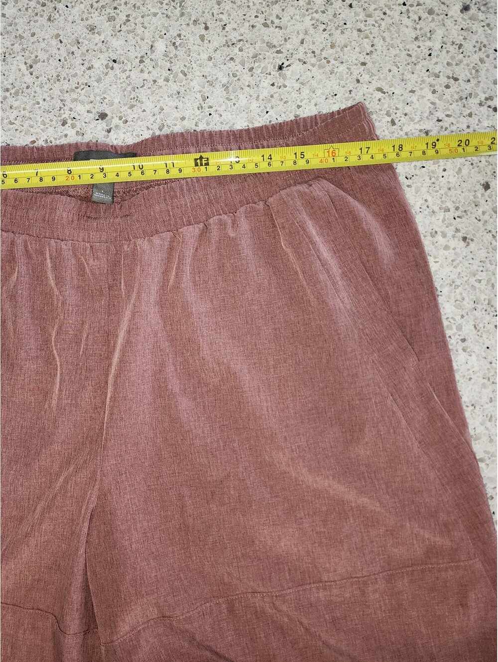 Shorts - Picture 4 of 9